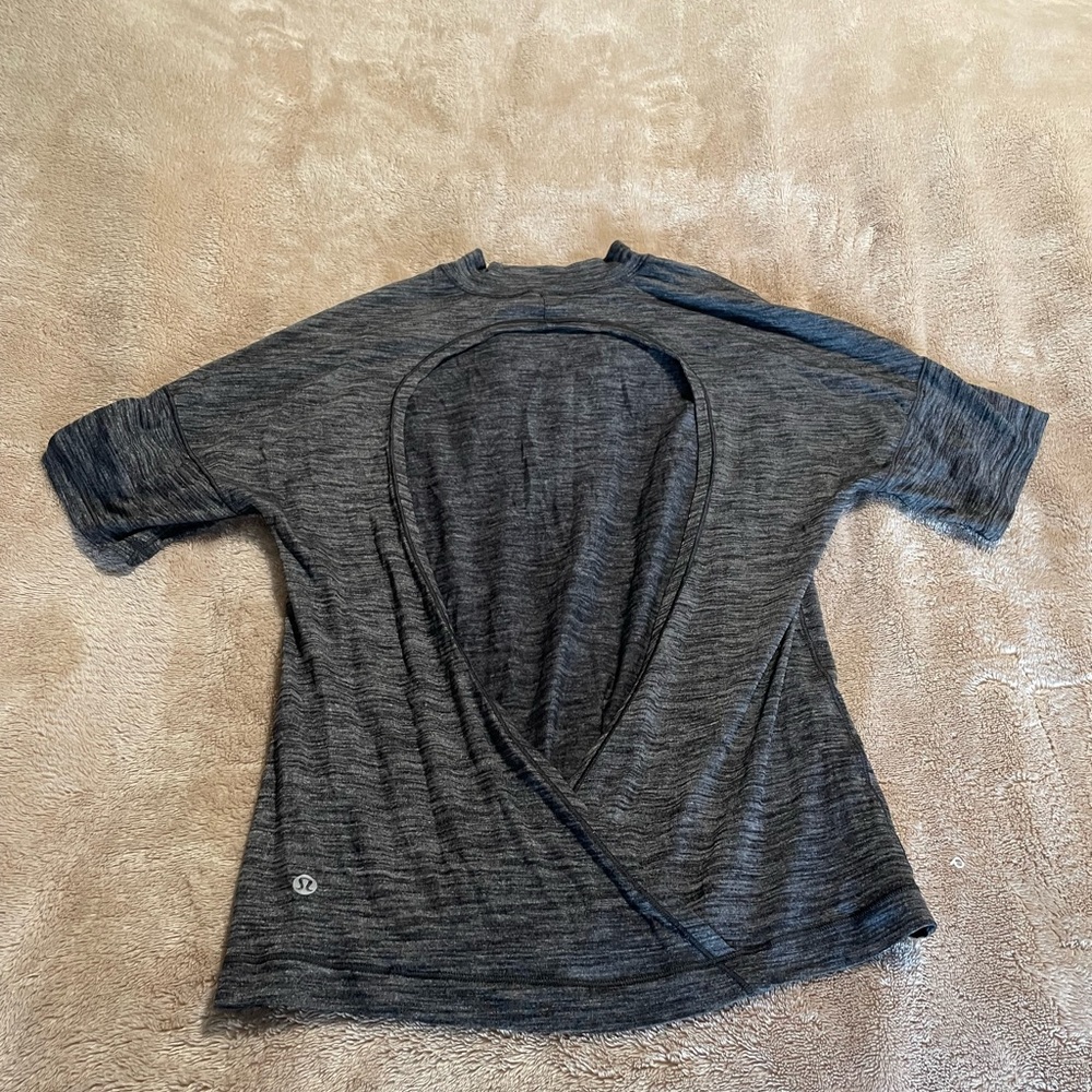 Gray lululemon shirt